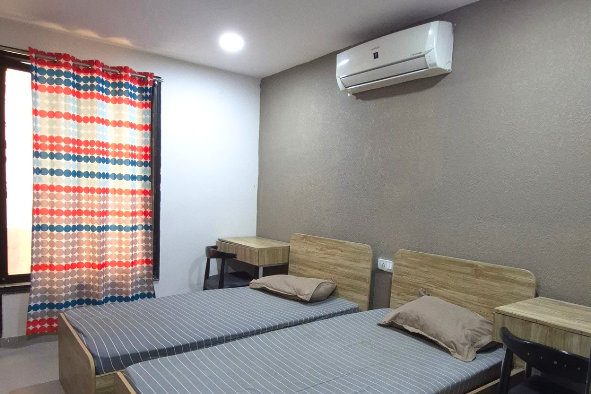 Fully Furnished Rooms